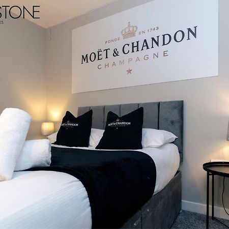 Champagne House - 4 Bed Property Plus 2 Sofa Beds By Bpne Darlington  Esterno foto