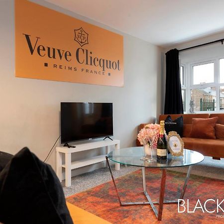 Champagne House - 4 Bed Property Plus 2 Sofa Beds By Bpne Darlington  Esterno foto