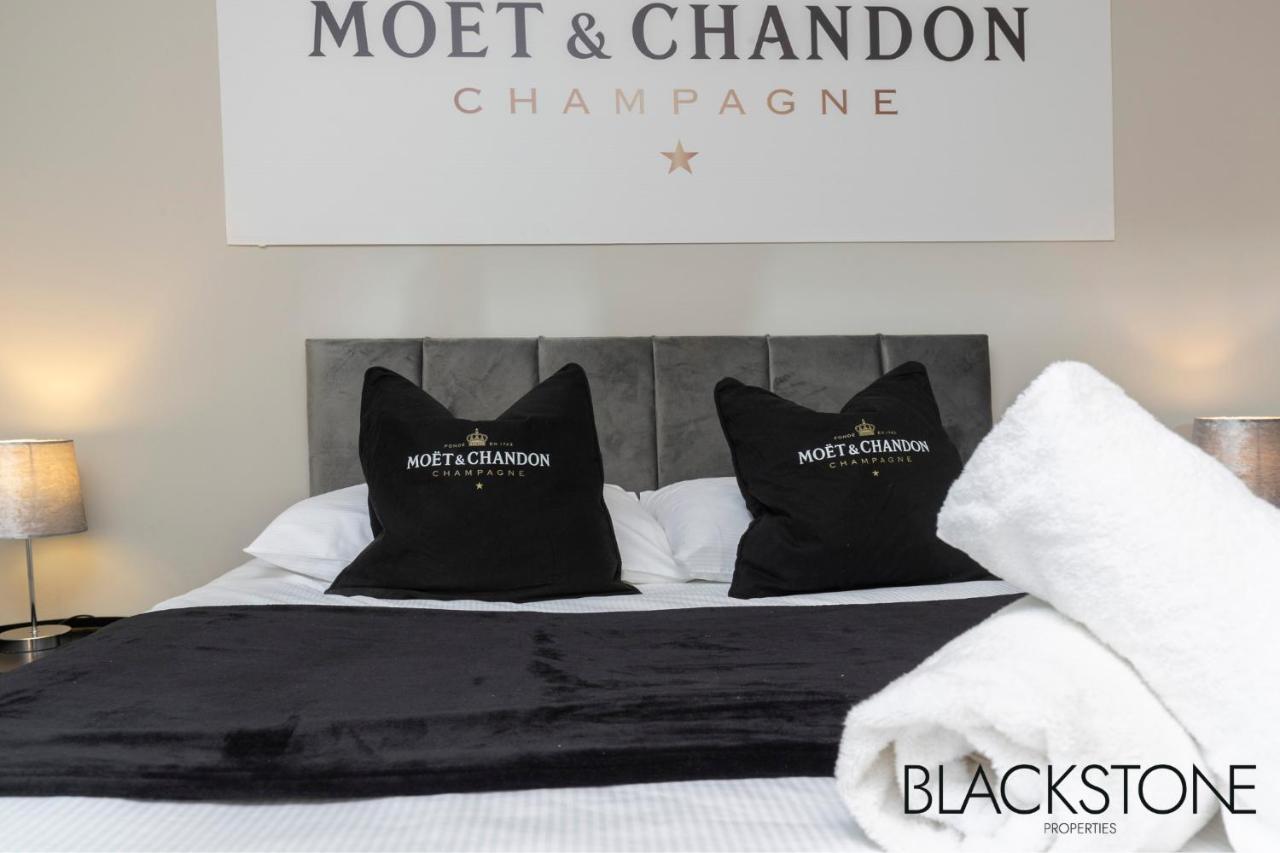 Champagne House - 4 Bed Property Plus 2 Sofa Beds By Bpne Darlington  Esterno foto