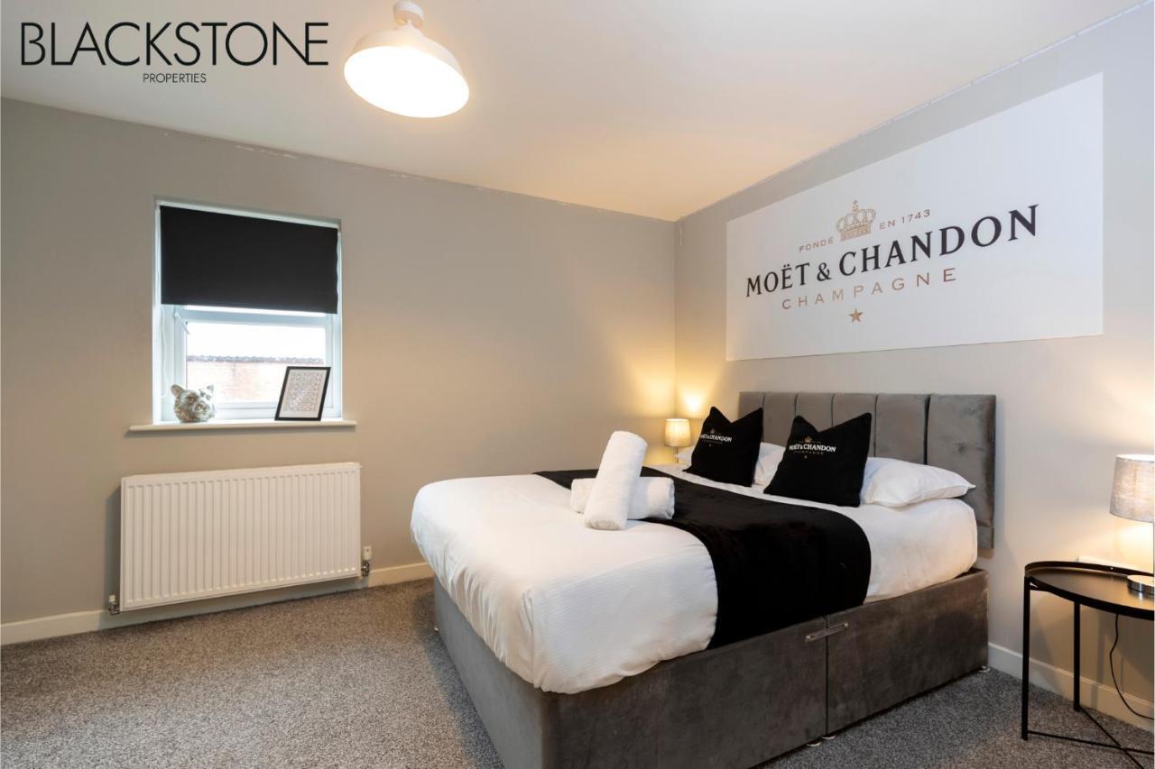 Champagne House - 4 Bed Property Plus 2 Sofa Beds By Bpne Darlington  Esterno foto