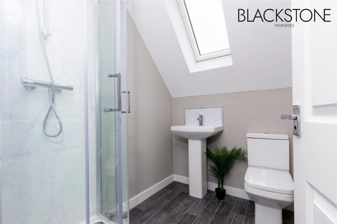 Champagne House - 4 Bed Property Plus 2 Sofa Beds By Bpne Darlington  Esterno foto