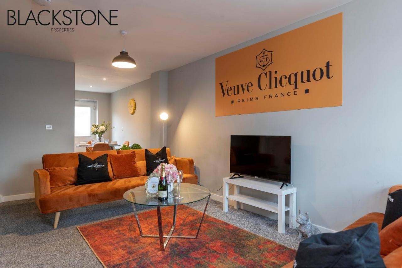 Champagne House - 4 Bed Property Plus 2 Sofa Beds By Bpne Darlington  Esterno foto