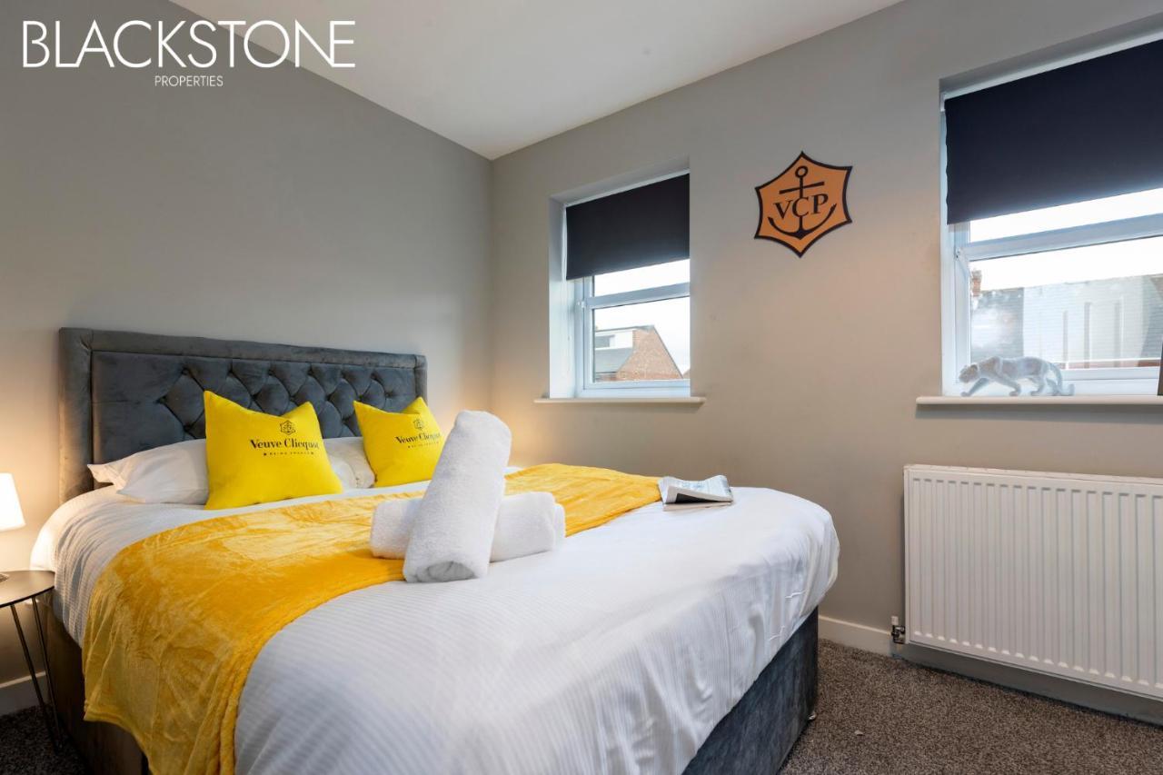 Champagne House - 4 Bed Property Plus 2 Sofa Beds By Bpne Darlington  Esterno foto