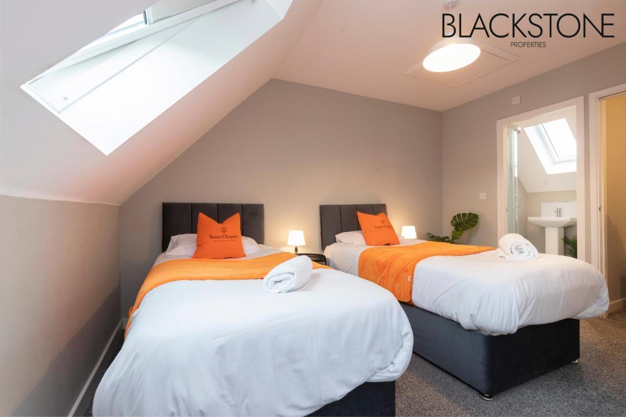 Champagne House - 4 Bed Property Plus 2 Sofa Beds By Bpne Darlington  Esterno foto