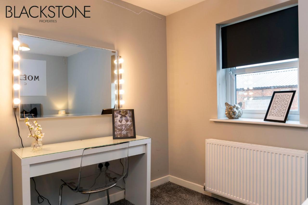 Champagne House - 4 Bed Property Plus 2 Sofa Beds By Bpne Darlington  Esterno foto