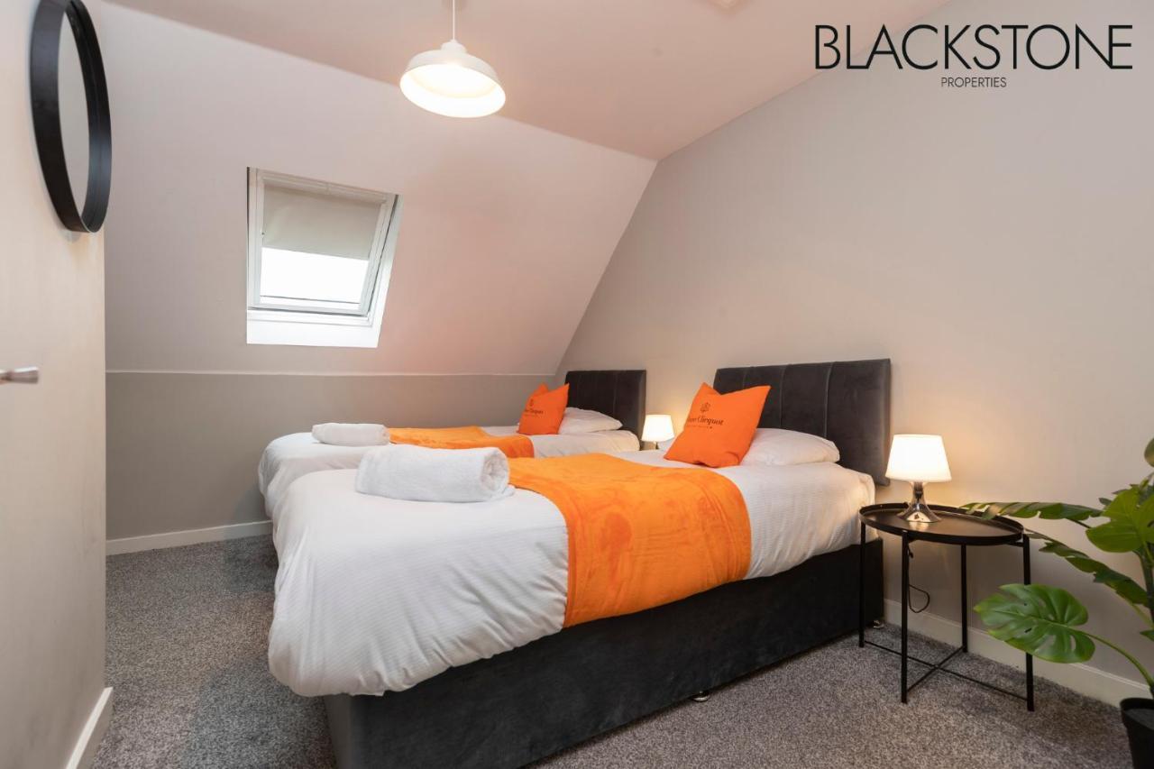 Champagne House - 4 Bed Property Plus 2 Sofa Beds By Bpne Darlington  Esterno foto