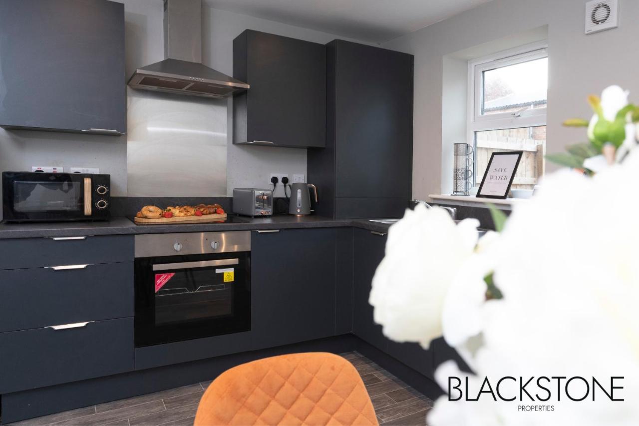 Champagne House - 4 Bed Property Plus 2 Sofa Beds By Bpne Darlington  Esterno foto